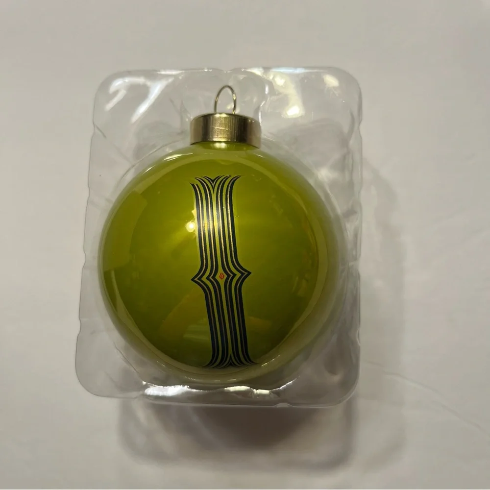 Monogram Ornament Glass “I” Yellow/Green 3